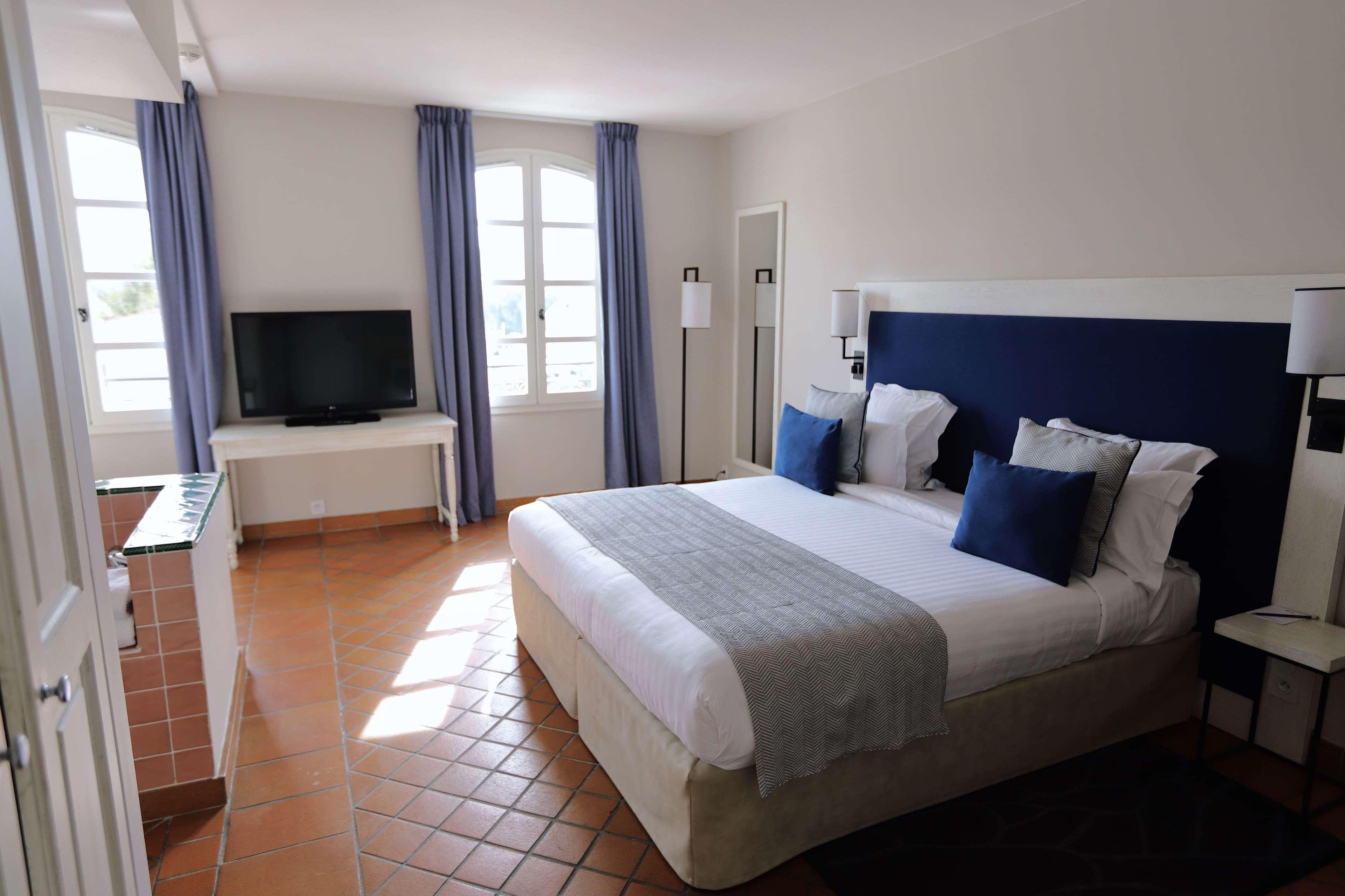 Готель Le Fregate Provence Сен-Сір-сюр-Мер Екстер'єр фото